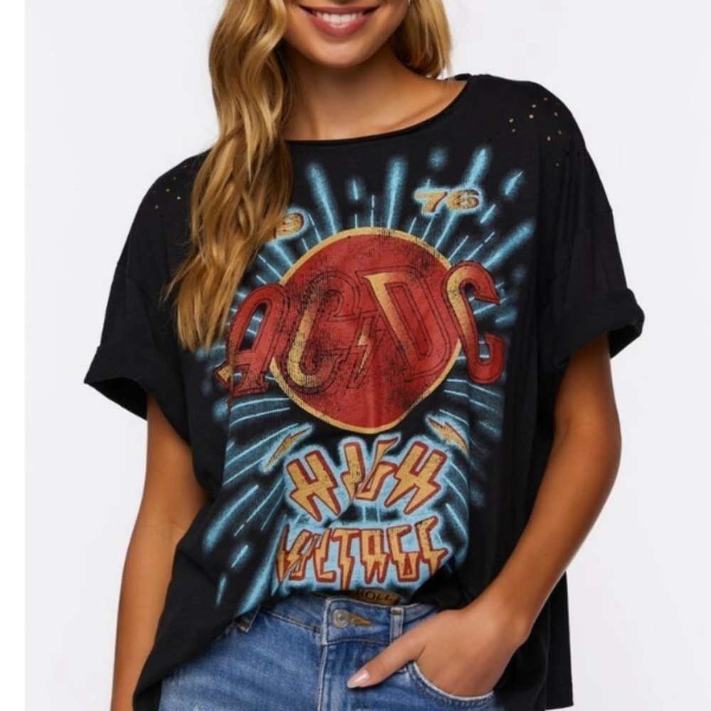 ACDC Graphic T-Shirt Womens Size S/P Black Distressed Short Sleeve